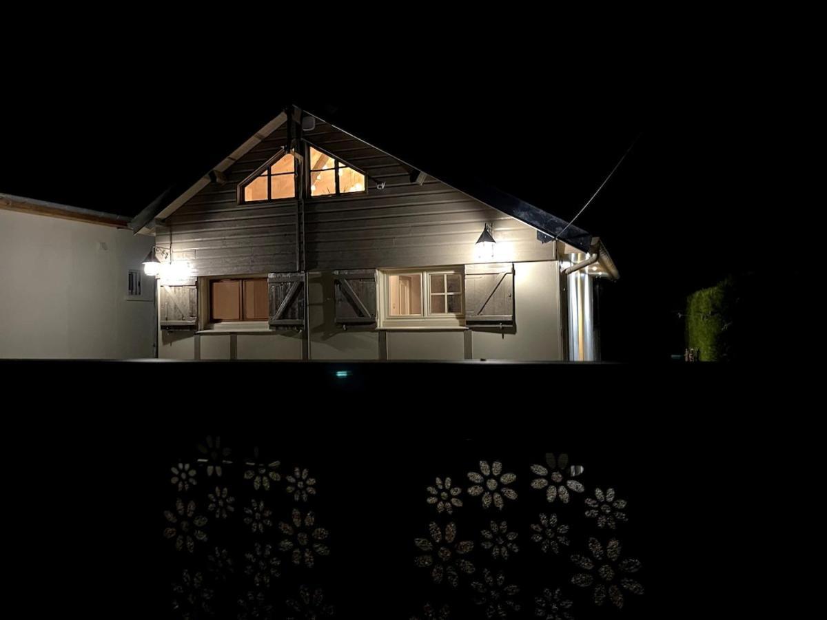 Charmant Chalet En Bord De Seine Saint-Pierre-du-Vauvray Exteriér fotografie